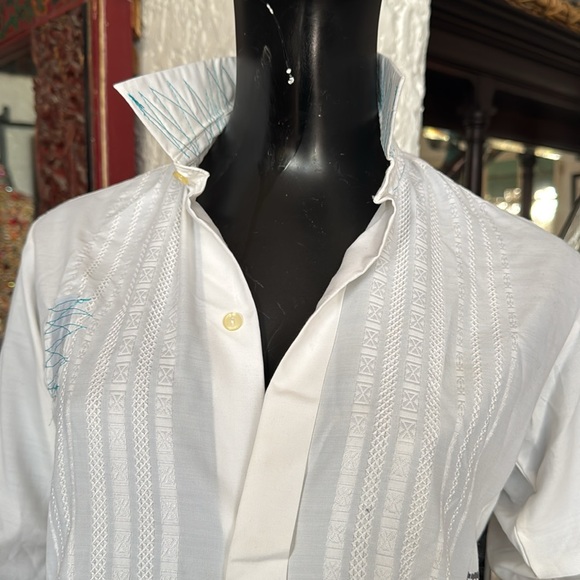 White button down with top stitching and patches - Picture 4 of 10